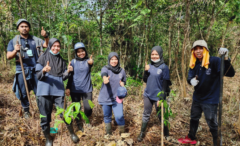 100 sukarelawan berjaya tanam 600 pokok di HS Raja Musa